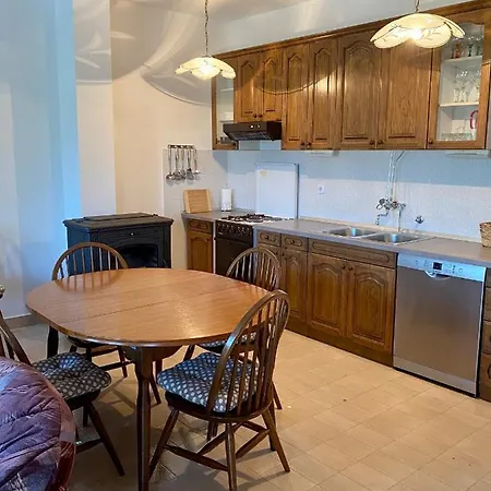 Luka Apartment *