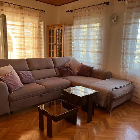 Apartment Luka Zrnovo