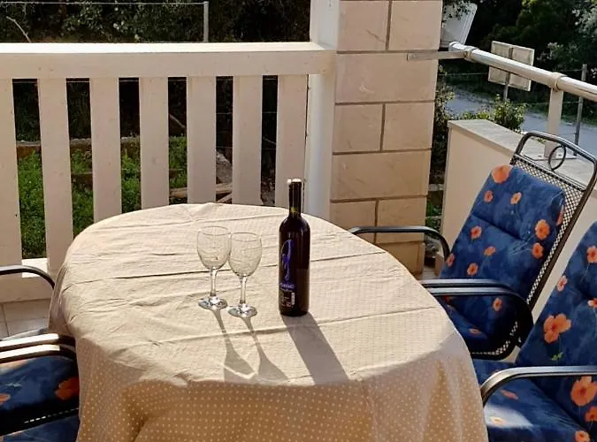 Apartment Luka Zrnovo