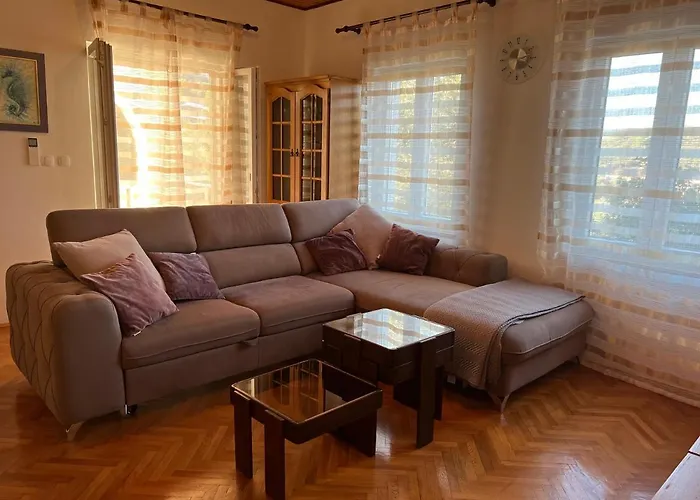 Apartment Luka Zrnovo