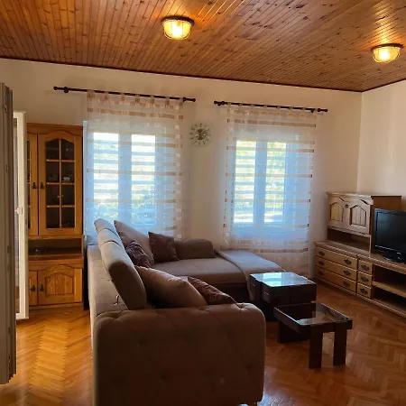 Luka Apartman *